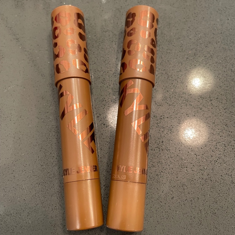 Authentic Kylie “Wild Thing” Shadowsticks